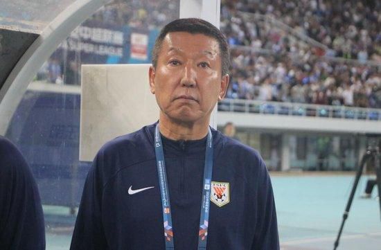 叶长空顿时绝望至极，原本以为有机会逃离苦海，没想到竟然是空欢喜一场。